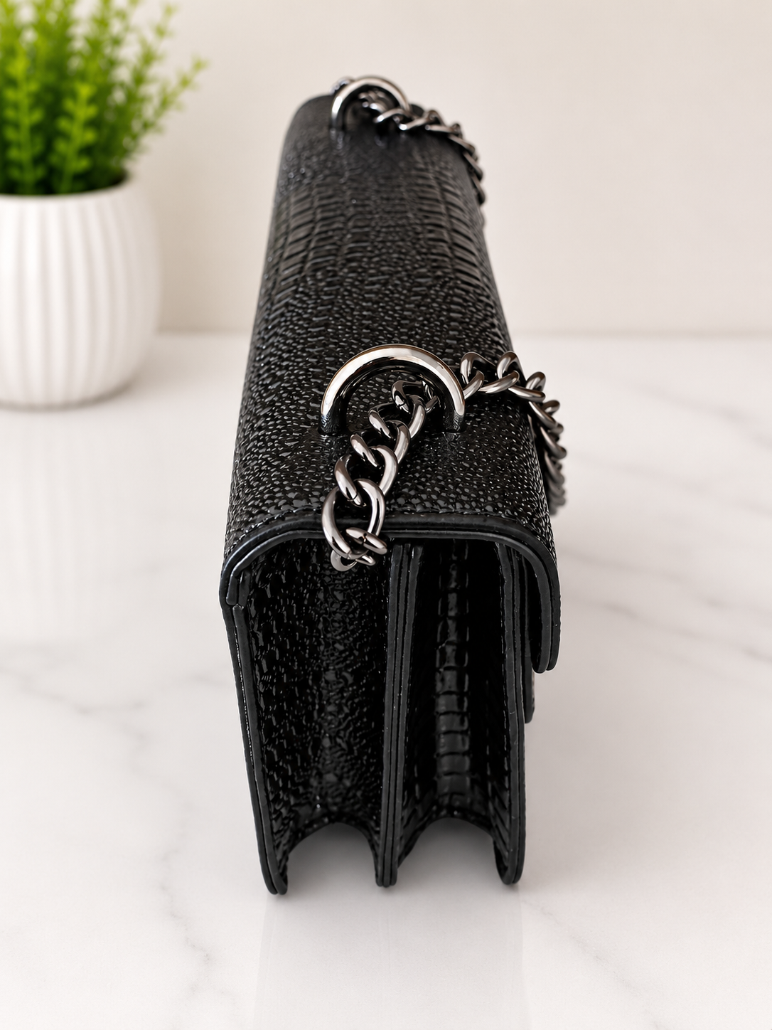 Luxury Crocodile-Embossed Chain Shoulder Bag – Black